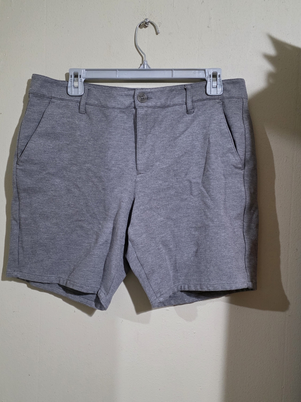 PAIGE Gray Knit Pull-On Shorts Used Size 33